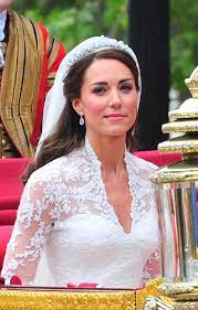Kate middleton wears alexander mcqueen at her wedding to prince william. Kate Middleton S Wedding Dressmaker Said She S Incredibly Normal