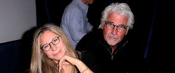 She married psychotherapist karen kline in 2008 after 21 years of dating. Inside Ncis La Star Linda Hunt S Long Lasting Career And Marriage To Karen Kline