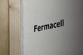 Fermacell muss normal nicht doppelt beplankt werden, da das material komplett mit fasern durchzogen und homogen aufgebaut ist und somit viel stabiler also bei uns in der wohnung wurde vor ca. Rigips Vs Fermacell Bauplatten Im Vergleich Befestigungsfuchs