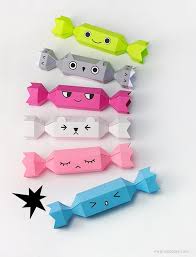 Crackers range from the hilarious to the luxurious and typically all feature a festive hat, a joke and a small gift. Christmas Cracker Templates Mr Printables Diy Christmas Crackers Christmas Crackers Christmas Campaign