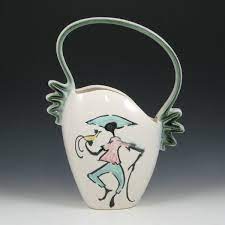 Knowpottery Among The Rarest Hull Pottery Tropicana Shared Shapes With The Continental Line Appearing In Only Seven Hull Pottery Old Pottery Pottery Marks