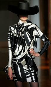 Black And White Fashion Show Legendary French Designer Christian Lacroix S Last Dance On Haute Couture Catwalk Fashion Black White Fashion White Fashion
