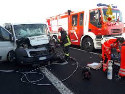 Un terribile incidente ha avuto luogo nel pomeriggio di ieri sulla a14 tra loreto e civitanova marche. Incidente Mortale Sull A14 Deceduto Conducente Di Un Furgone