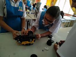 Maybe you would like to learn more about one of these? Nyatakan Langkah Proses Penambahbaikan Pada Kereta Kawalan Jauh Berdasarkan Gambar Yang Di