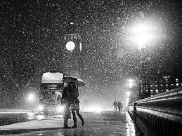 Young boys and girls take selfie photos. Romantic Couple Wallpapers Hd Love Couple Images Lovers In The Rain 800x600 Wallpaper Teahub Io