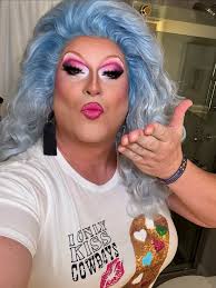 Hey Chicago, we have a surprise opening act for you! I got to meet  @mariahkeener at the @qchristianorg conference and she absolutely blew me  away with her music, voice, and all the