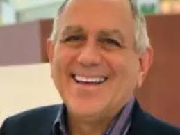 Michael Solomon Kontsumitzaileen Portaeran aditua