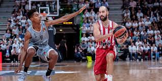 Το ντέρμπι ανάμεσα στον παοκ και τον ολυμπιακό , είναι αθλητική αναμέτρηση ανάμεσα στους συλλόγους της θεσσαλονίκης και του πειραιά αντίστοιχα, σε όλα τα ομαδικά σπορ που διατηρούν τμήματα, αλλά κατά κύρια λόγο αφορά στο ποδόσφαιρο (ανδρών). Euroleague O Olympiakos Se Nayagio Exase 82 63 Sth Gallia Apo Thn Prwtara Bilermpan Spor Iefimerida Gr