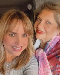 Felicidad absoluta con mi mami❤️Disfrutándola cada minuto al máximo y  bochinchando por #Madrid😜🤣🥰😍