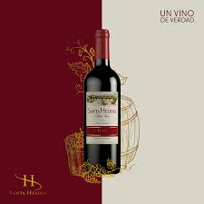 Este merlot es ideal para acompañar carnes rojas, quesos y pastas. Graficas Santa Helena On Behance