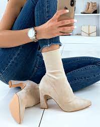 Un choix unique de bottine beige talon femme disponible dans notre magasin. Bottines A Talons En Suedine Beige A Bout Pointu