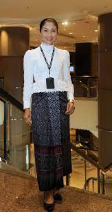 หญ งใหญ สามใบเถา น งซ นผ าไหมม ดหม งาน 3 ตะกอ ลายโฮลทน งเป ว เช งดอกชบา โทนส กรม ขนาด 1 2 เมตร จาก ร านจ งหว ดส ร นทร ค ะ t แพทเท ร นเดรส แฟช นผ หญ ง ช ด