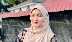He was born in 1990s, in millennials generation. Biodata Anissa Faizul Influencer Malaysia Dan Instafemes