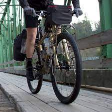 6 mm thick aluminum construction. Blackburn Outpost Front World Touring Rack Gepacktrager Bike24