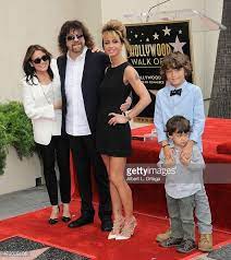 Laura (born december 1979)pictured here and stephanie (born 1981).41. Pin On Jeff Lynne Music Lyrics And Vocal Arrangements By A Master