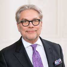 Eine mechanische uhr der marke rainer brand setzt zeichen. Dr Hans Rainer Jaenichen