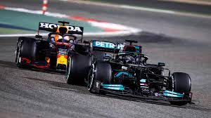 Jun 06, 2021 · sergio perez won formula 1's 2021 azerbaijan grand prix ahead of sebastian vettel after max verstappen dramatically retired in a late tyre blowout and lewis hamilton's restart overtake went wrong. Hamilton Holds Off Verstappen In Electric Duel 2021 Bahrain Gp Lap By Lap Motor Sport Magazine