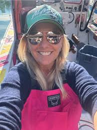 Fresh Lobsters and Crabs for Sale at Dock MM