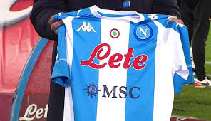La numerazione del napoli per la stagione 21/22. Napoli Roma La Maglia Di Casa Dedicata A Maradona Sky Sport