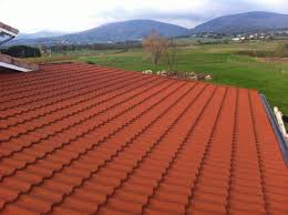 Quels modèles de tuile plate pour pente de 20° (= 36,4%) ? Des Tuiles D Aspect Traditionnel Pour Une Toiture De Faible Pente En Bourgogne Franche Comte Tuiles Gerard Tuiles Gerard