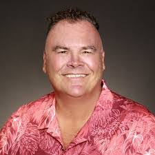 Dede Dunn's Instagram, Twitter & Facebook