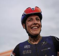 Lucinda Brand puts the hammer down 🔨 The Dutch #CXWorldCup star takes the  win ahead of @aniek_van_alphen and @shirinvananrooij at Round 3. 📍  Terralba, Sardinia 🇮🇹