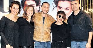 View agent, publicist, legal and company contact details on imdbpro. Sezen Aksu Oglu Mithat Can Ozer In Her Sey Asktan Filmindeki Oyunculuguna Asik Oldugunu Soyledi