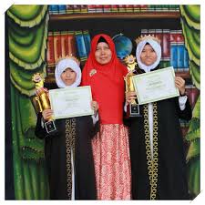 Tiap kelas dibagi menjadi beberapa kelompok berdasarkan kemampuan wisuda tahfizh juz 30 sdit khoiru ummah pertama dilaksanakan pada tanggal 17 desember 2016 sedangkan wisuda tahfizh juz 29 dan 30. Sekolah Tahfizh Plus Khoiru Ummah Sekolah Penghafal Qur An Pemimpin Masa Depan