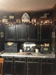 Farm House Primitive Kitchen Decor With Black Kitchen Cabinets Primitive Kitchen Cabinets Primitive Kitchen Decor Black Kitchen Cabinets