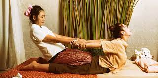 At casa thai we offer massages, only. Masaje Tailandes La Tecnica Budista Que Trabaja Sobre Las Lineas De Energia Del Cuerpo