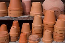 Si votre enfant ne joue plus avec ses dinosaures en plastique, il est temps pour vous de leur. Customiser Ses Pots Terre Cuite Pratique Fr