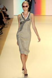 Carolina Herrera Spring 2011 Ready To Wear Fashion Show Women S Evening Dresses Traditional Outfits Fashion