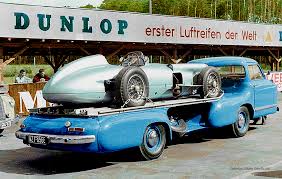 1955 Jazda Probna Na Hockenheimring Transporter Samochodow Wyscigowych Mercedes Benz Blue Wonder Z Samochode Grand Prix Cars Classic Racing Cars Car Carrier