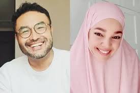 Ambisi pindah negara? Dewi Sandra dituding terpaksa nikahi Surya Saputra  hanya ingin jadi WNI: Ibadah...