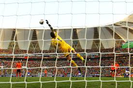 Born 22 september 1982) is a dutch footballer who plays as a goalkeeper for eredivisie club ajax and the netherlands national team. Roma Agree With Ajax On Deal To Buy Maarten Stekelenburg Sbnation Com
