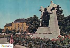Végül csak péntek este lett jó idő annyira, hogy elő is vegyem. Retro Nyiregyhaza Sorozat 6 Resz A Kossuth Szobor 1963 Ban Nyiregyhaza Megyei Jogu Varos Portalja Nyiregyhaza Tobbet Ad