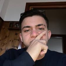 TE APARECIÓ DOS ACTUALIZACIONES JUNTAS? IOS 17.7 ESTA DESTINADA A QUE EL  USUARIO SE MANTEGA EN IOS 17 PERO CON PARCHES DE SEGURIDAD IOS 18: NUEVO  SISTEMA OPERATIVO CON GRANDES CAMBIOS SI