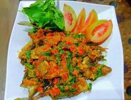 Meracik ikan layang suwir pedas yaitu suatu hal yang bisa dinamakan menyenangkan. Resep Ikan Kembung Sambal Kemangi Ala Restoran Happy Resep