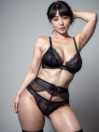 40代～50代の熟女が着るブラックランジェリーにムラムラくる黒髪熟女の黒下着AI画像 | エロ画像掲示板(まとめ) EROG-BBS