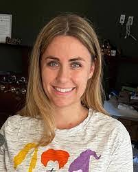 Erin Dearth's Instagram, Twitter & Facebook