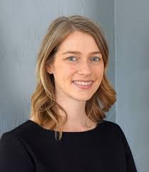 Kelly Abraham's Instagram, Twitter & Facebook