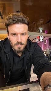 Joe Weir's Instagram, Twitter & Facebook