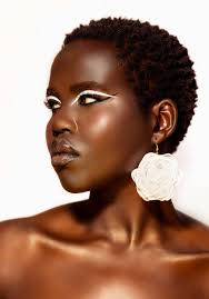 Hello everyone! I'm Mandana Rostami, a professional fashion and modelling  photographer based in Vancouver. I have had the privilege of photographing  Vancouver Fashion Week and many other prominent #fashion events. My work