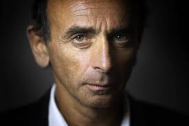 Toute l'actualité et les apparitions du journaliste, écrivain et chroniqueur. Societe Propos De Zemmour Sur Les Migrants Le Csa Inflige 200 000 Euros D Amende A Cnews