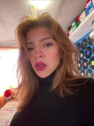 Siempre se viste Pa mi shows como si fuera a una pasarela 👻#fypシ゚ #al...