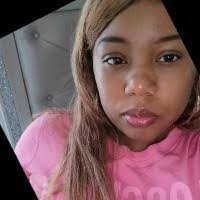 Christina Binns's Instagram, Twitter & Facebook