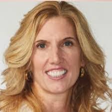 Amanda Papuga's Instagram, Twitter & Facebook