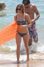 Luci Hale Figure - Physique