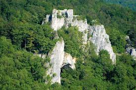 Vom bekannten blautopf zum aussichtsreichen rusenschloss. Rusenschloss Blaubeuren Alb Donau Kreis Tourismus