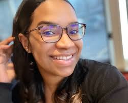 Amoni Smith's Instagram, Twitter & Facebook